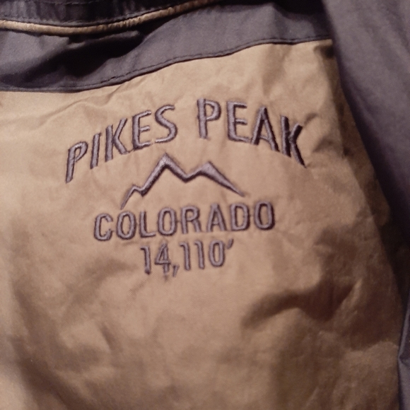Pikes Peak Windbreaker Size Large - Picture 3 of 11